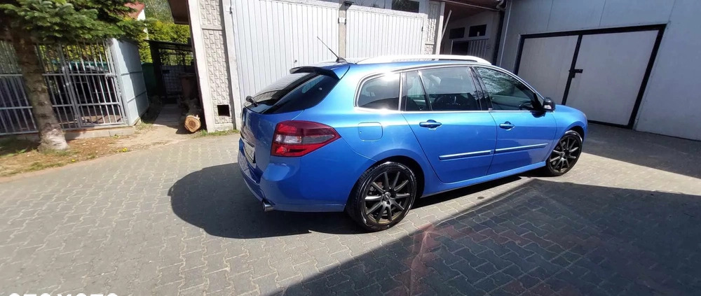 Renault Laguna cena 29000 przebieg: 214000, rok produkcji 2011 z Bełchatów małe 67